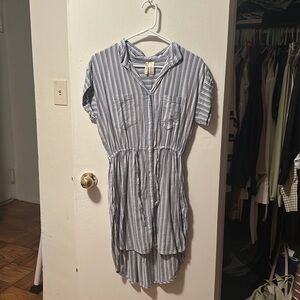 Cute and airy striped dress!